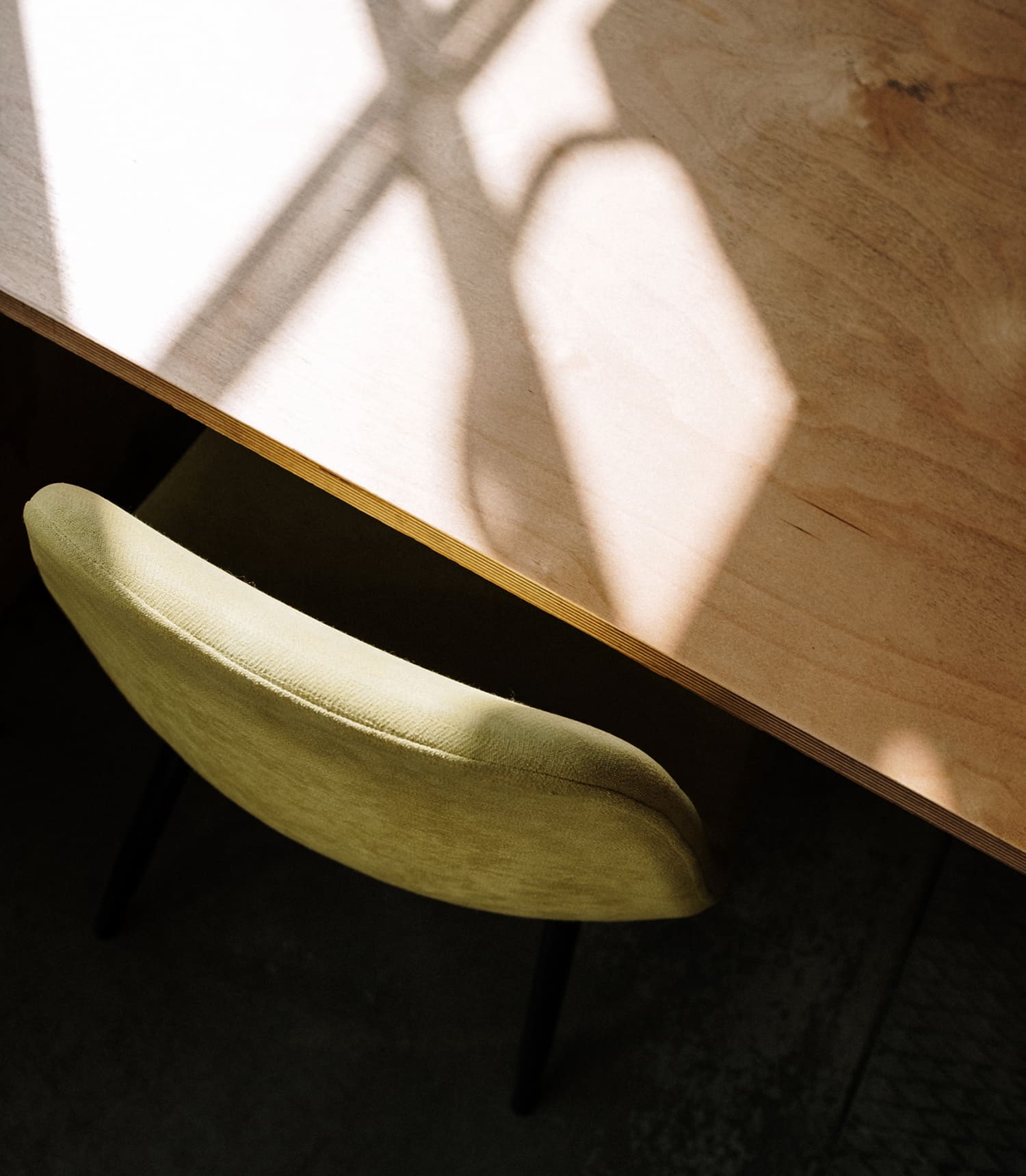 Interior design tips to add a vibrant touch of elegance to your current home decor + javierdejuanarquitectura.com